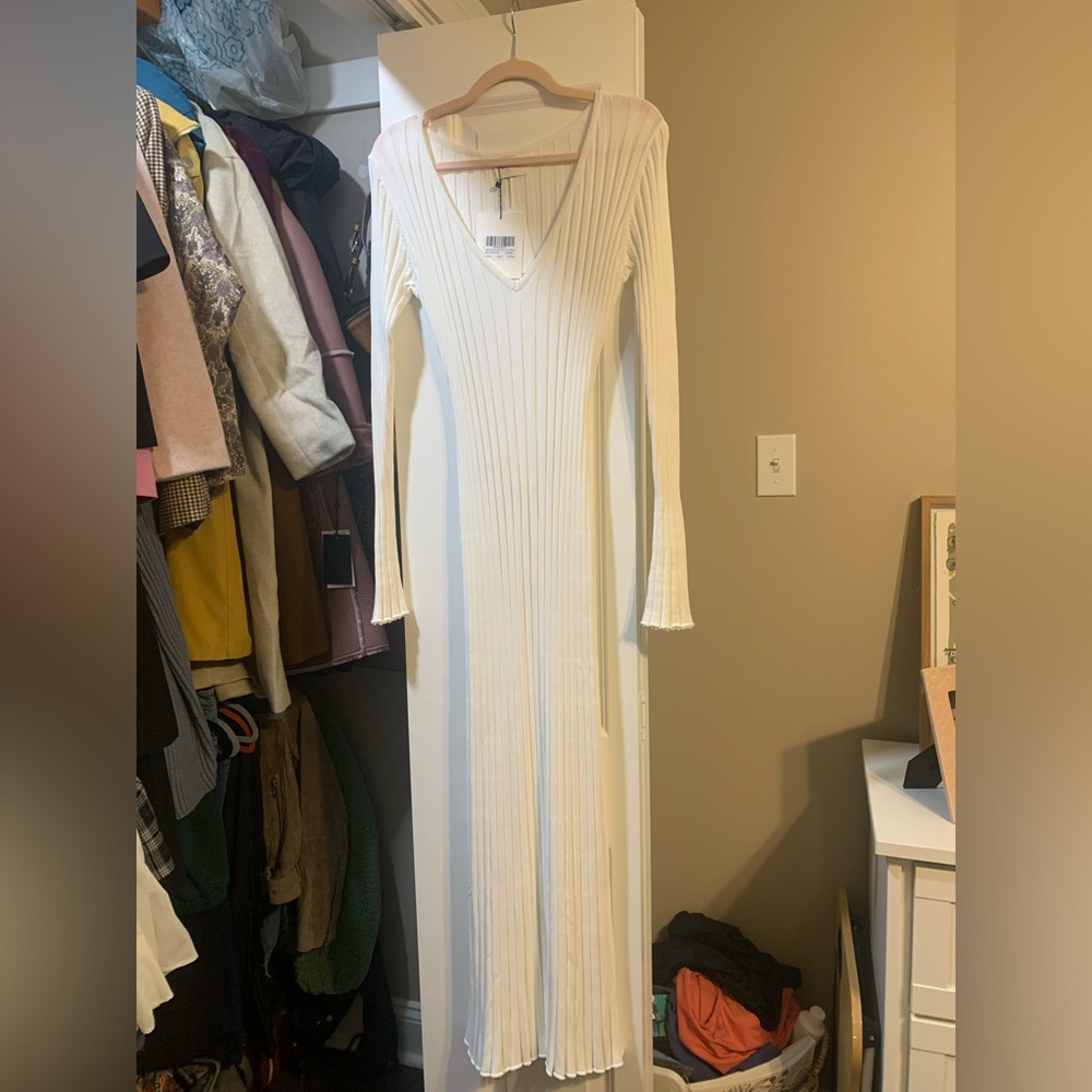 DISSH White V NECK long sleeve maxi dress